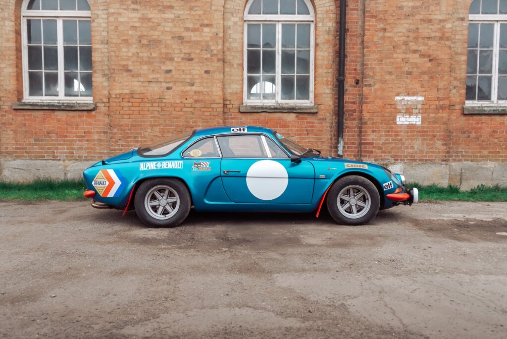 Classic Renault Alpine A110 side profile